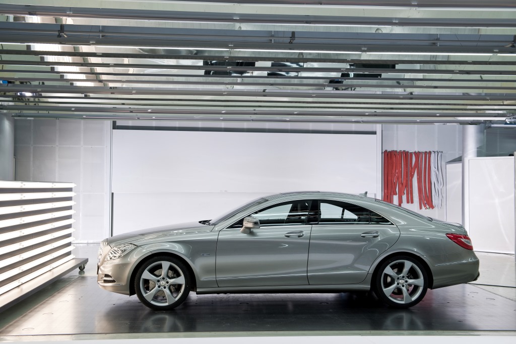 Mercedesâ€“Benz introduces the stylish CLS 350 Model Year 2014 edition